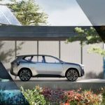 BMW: automobilele electrice ca sursă de stocare a energiei – încărcarea bidirecţională va fi disponibilă pe modelele Neue Klasse